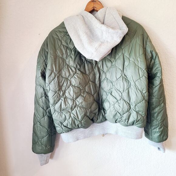 Gap Jacket Womens Medium Reversible Hooded Full Zip Quilted Bomber Green Gray‎ - Picture 7 of 10
